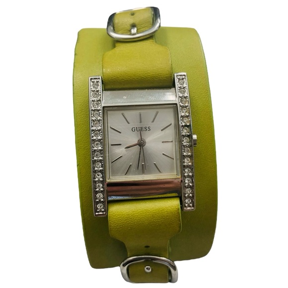 Guess Watch 3 Interchangeable Leather Straps - Picture 6 of 10